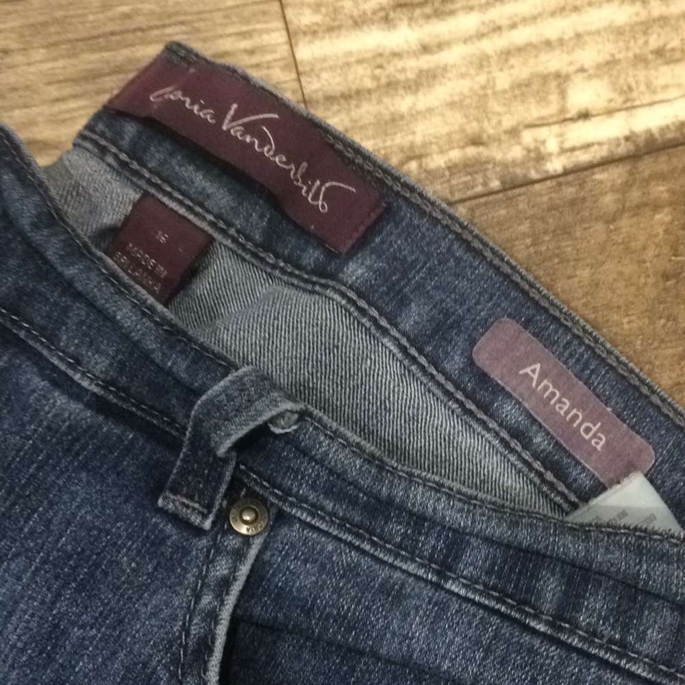 Jeans - Picture 2 of 4